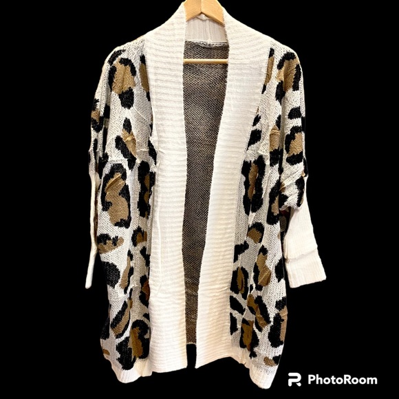 Cozy Leopard Batwing Sleeve Cardigan Fuzzy Soft & Oversized Brand New - Picture 5 of 9